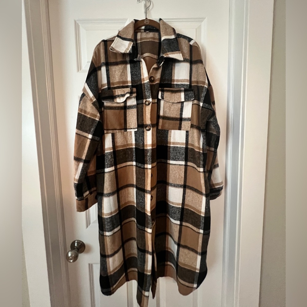 Plaid Button Down Long Shacket Jacket XL
Brown tan